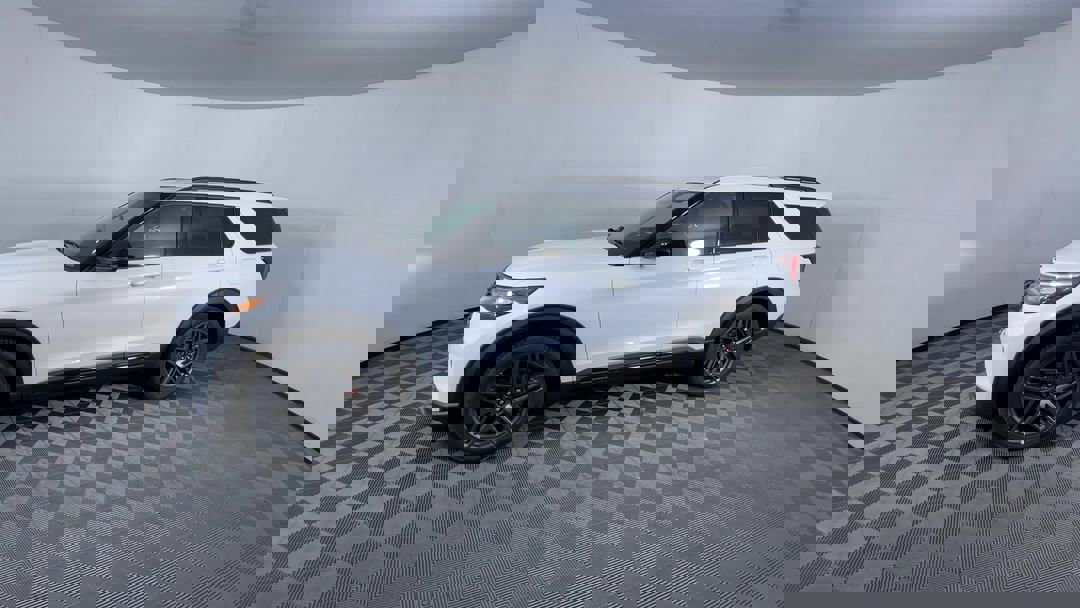 2025 Ford Explorer ST photo 4