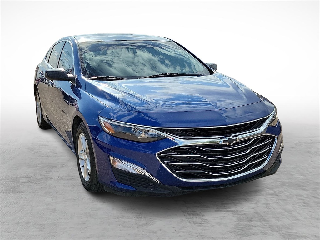 2023 Chevrolet Malibu LS photo 2