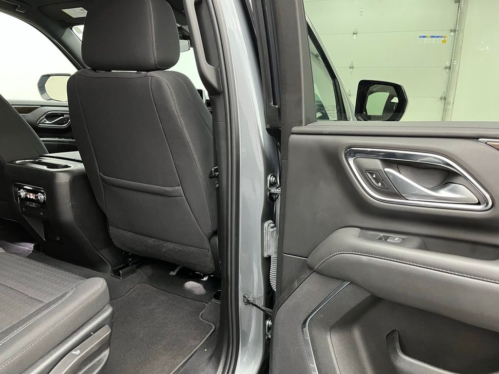 2022 Gmc Yukon SLE photo 23