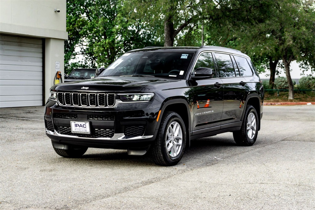2025 Jeep Grand Cherokee Laredo X photo 6