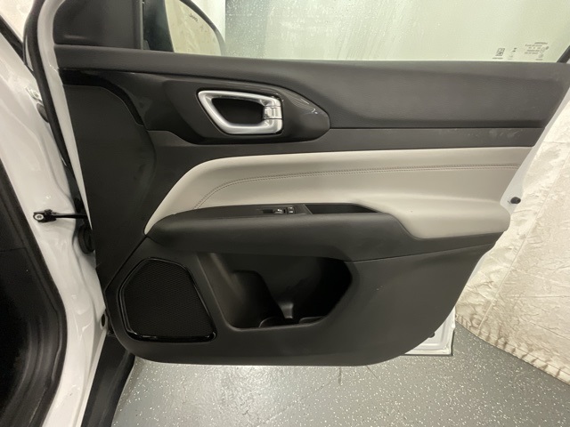 Used 2024 White Jeep Limited image 22