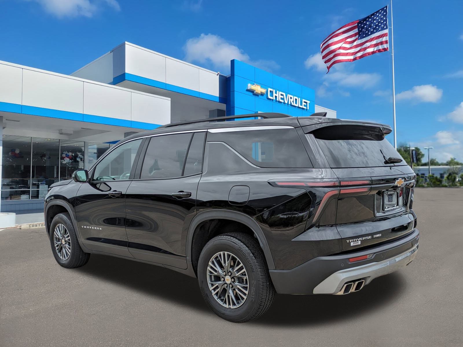 2024 Chevrolet Traverse photo 3