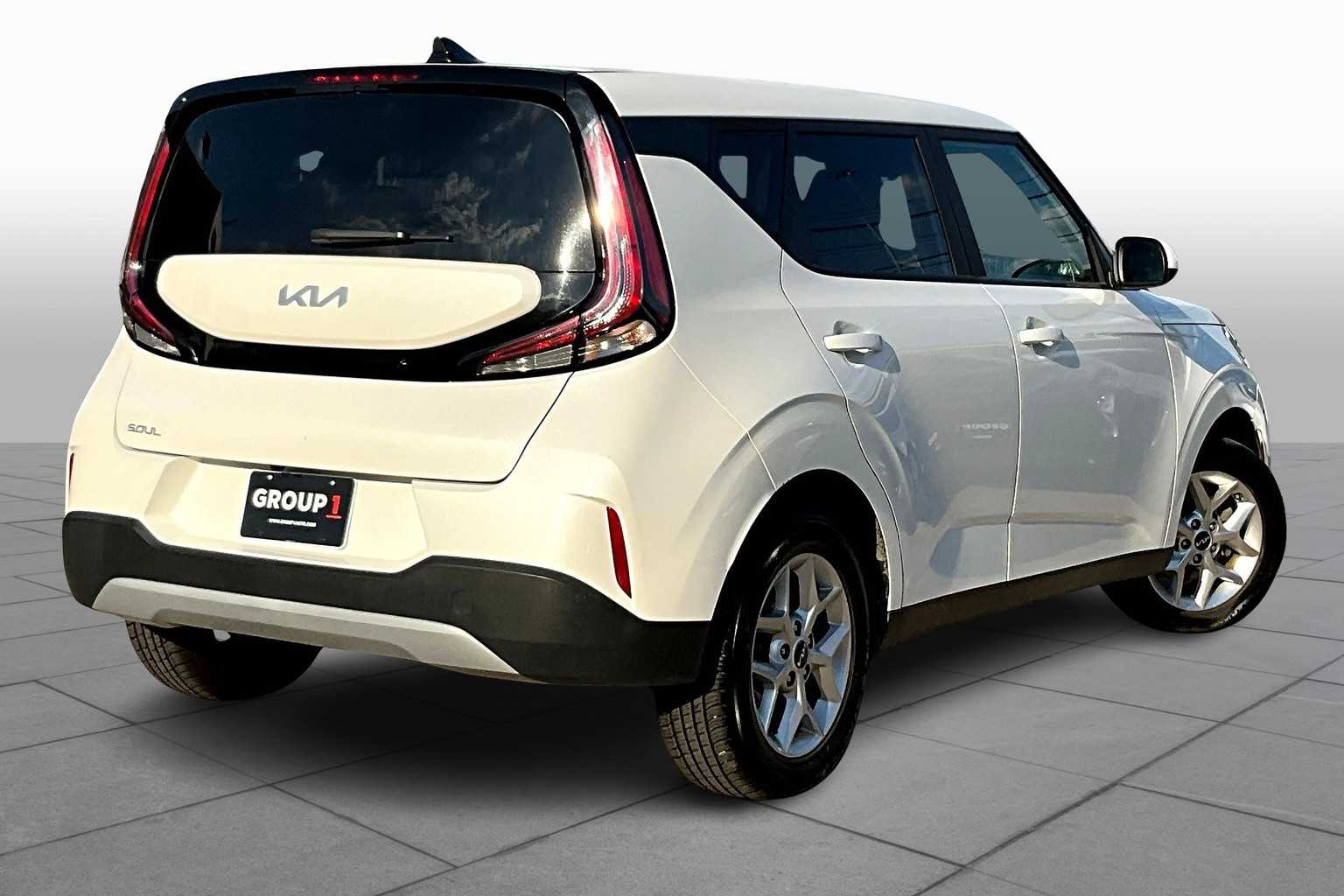 2023 Kia Soul LX S photo 11