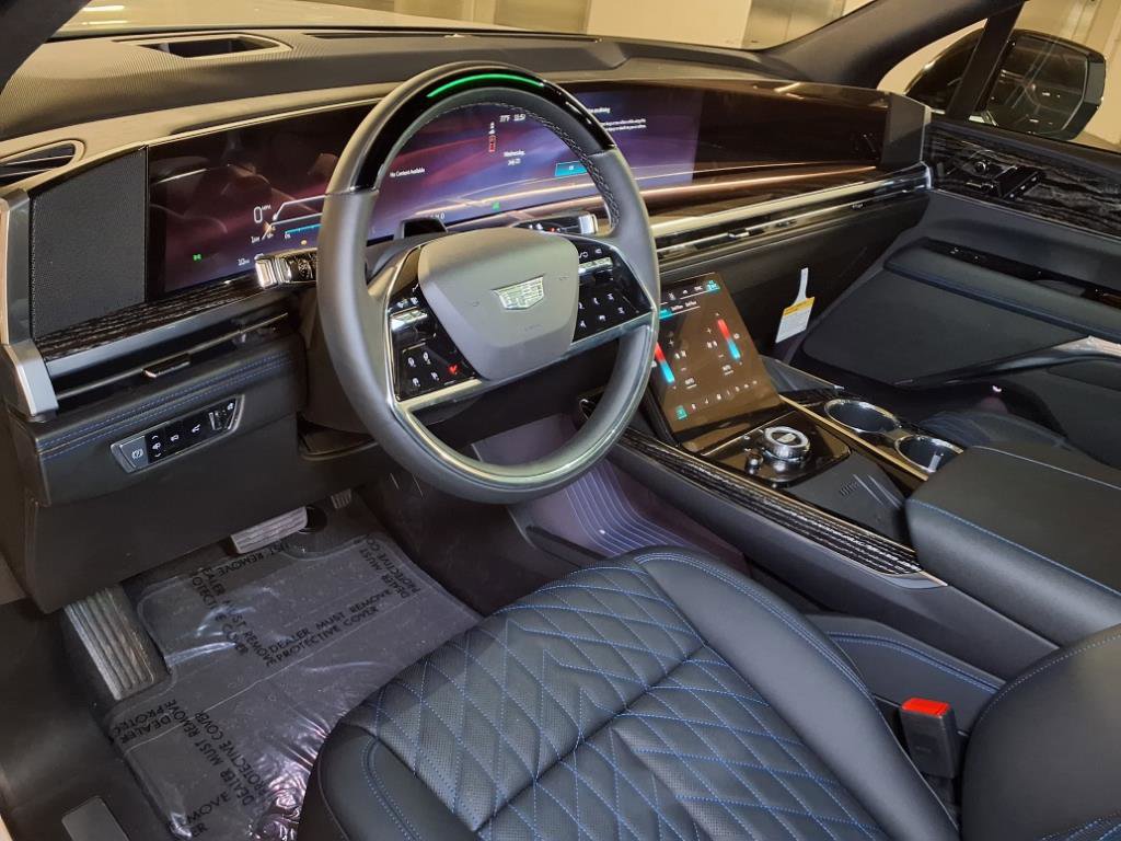 2025 Cadillac Escalade IQ Luxury photo 12