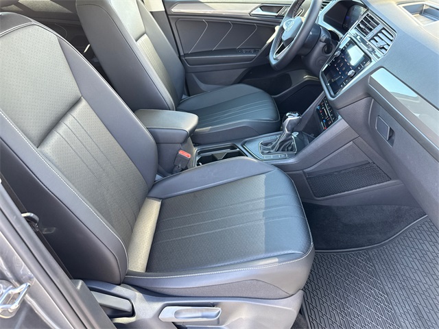 2023 Volkswagen Tiguan SE photo 14