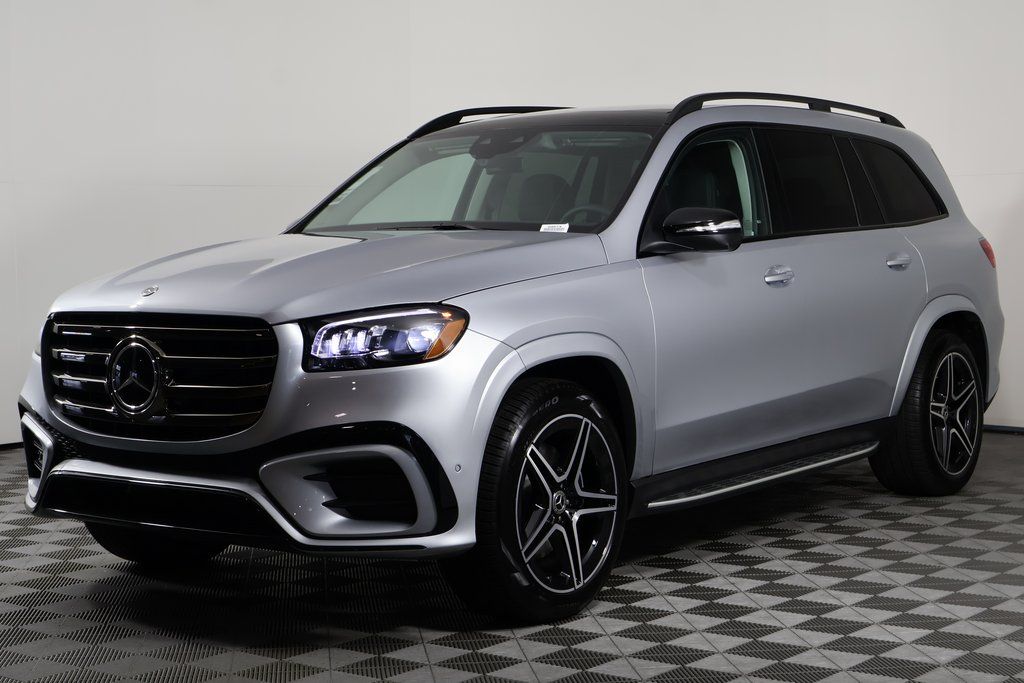 2026 Mercedes-Benz GLS Base's photo