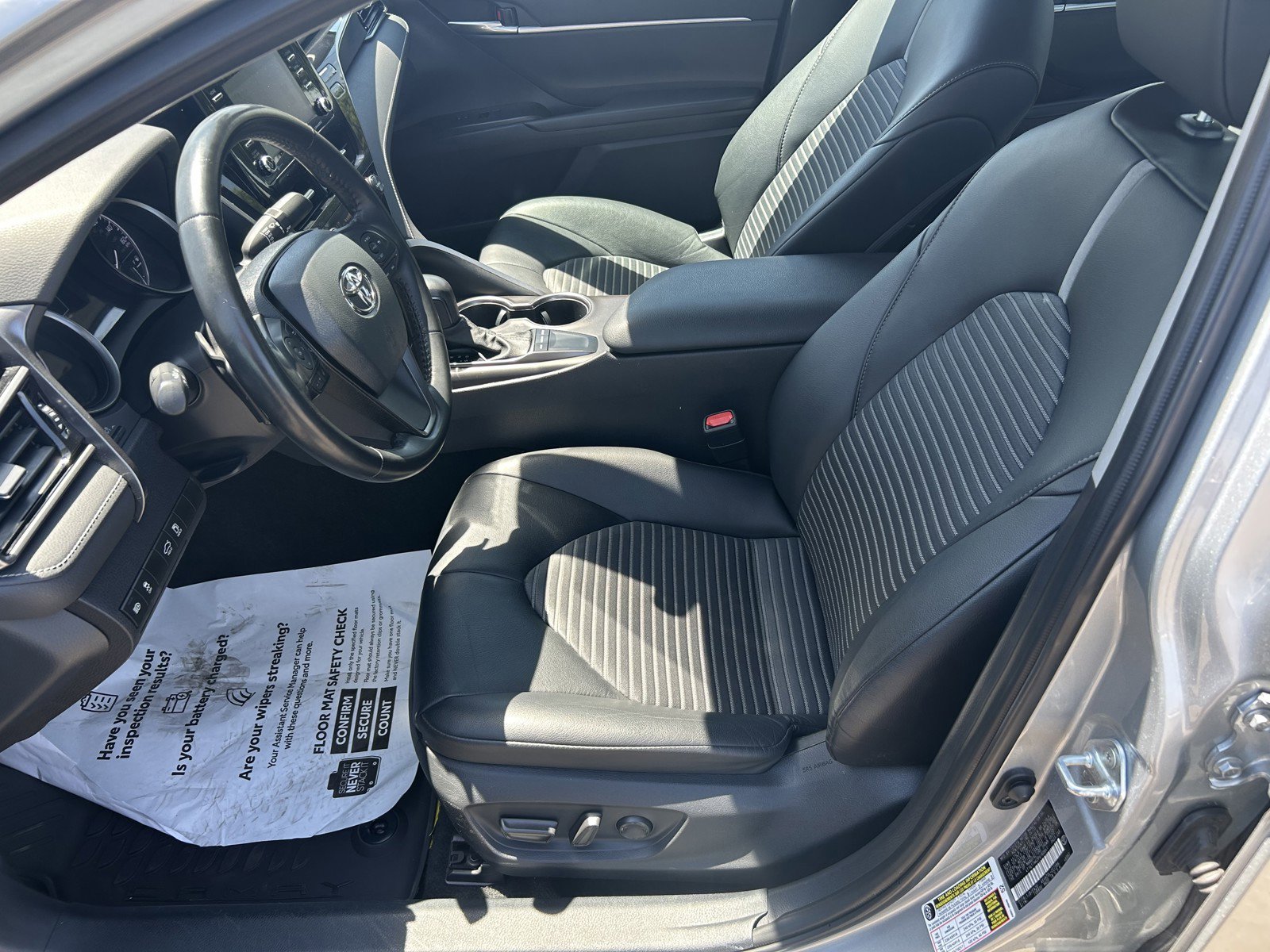 2023 Toyota Camry SE photo 21