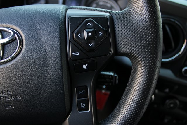 2020 Toyota Tacoma TRD Off-Road photo 17