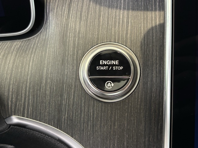 2025 Mercedes Benz C 300 photo 18