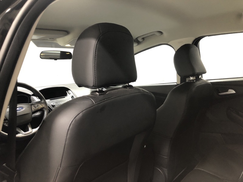 2016 Ford Focus SE photo 16