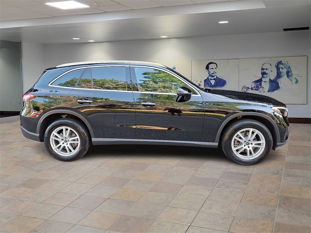 2025 Mercedes Benz GLC 300 4MATIC photo 7
