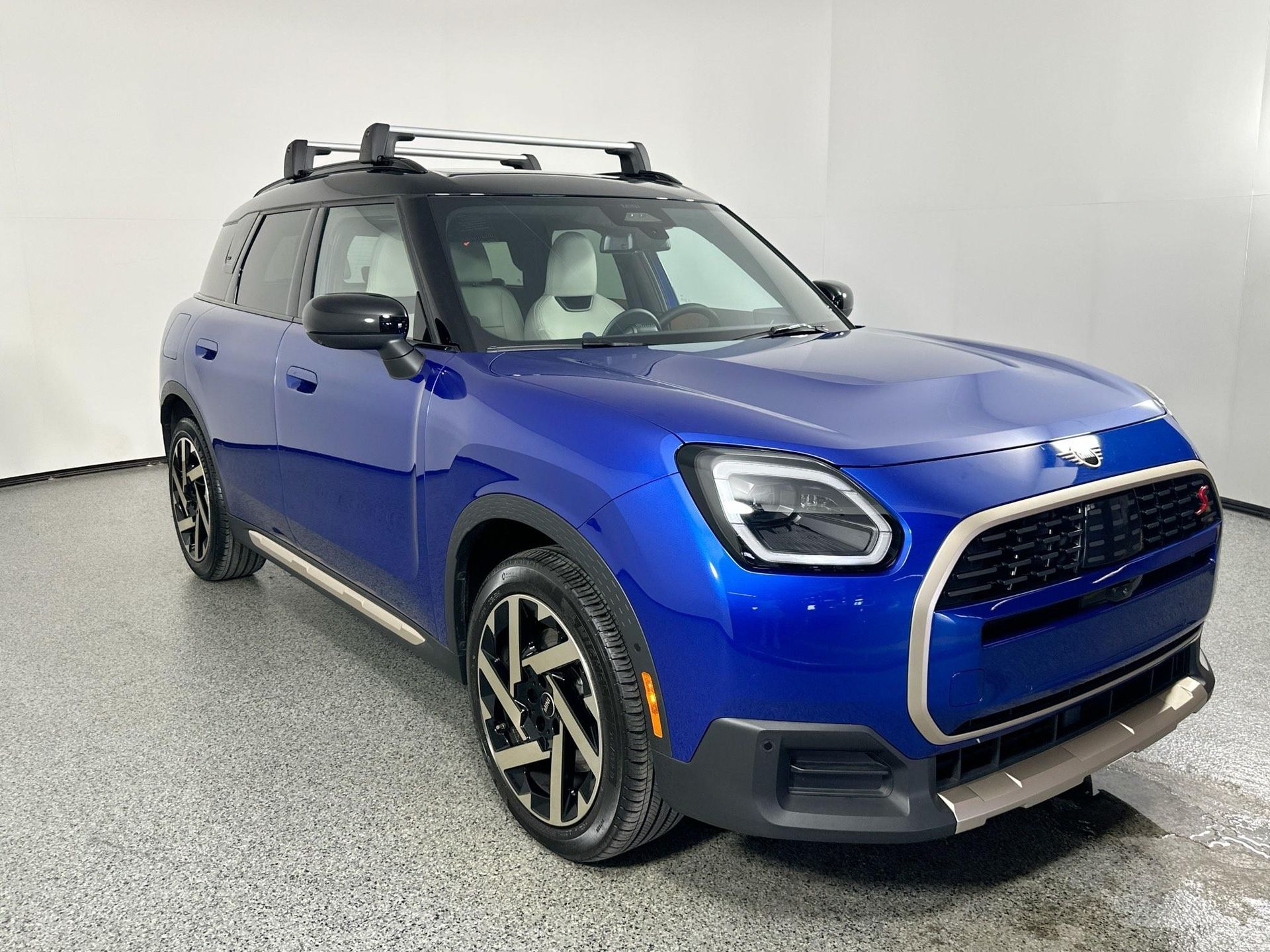 2025 Mini Cooper S Iconic photo 3