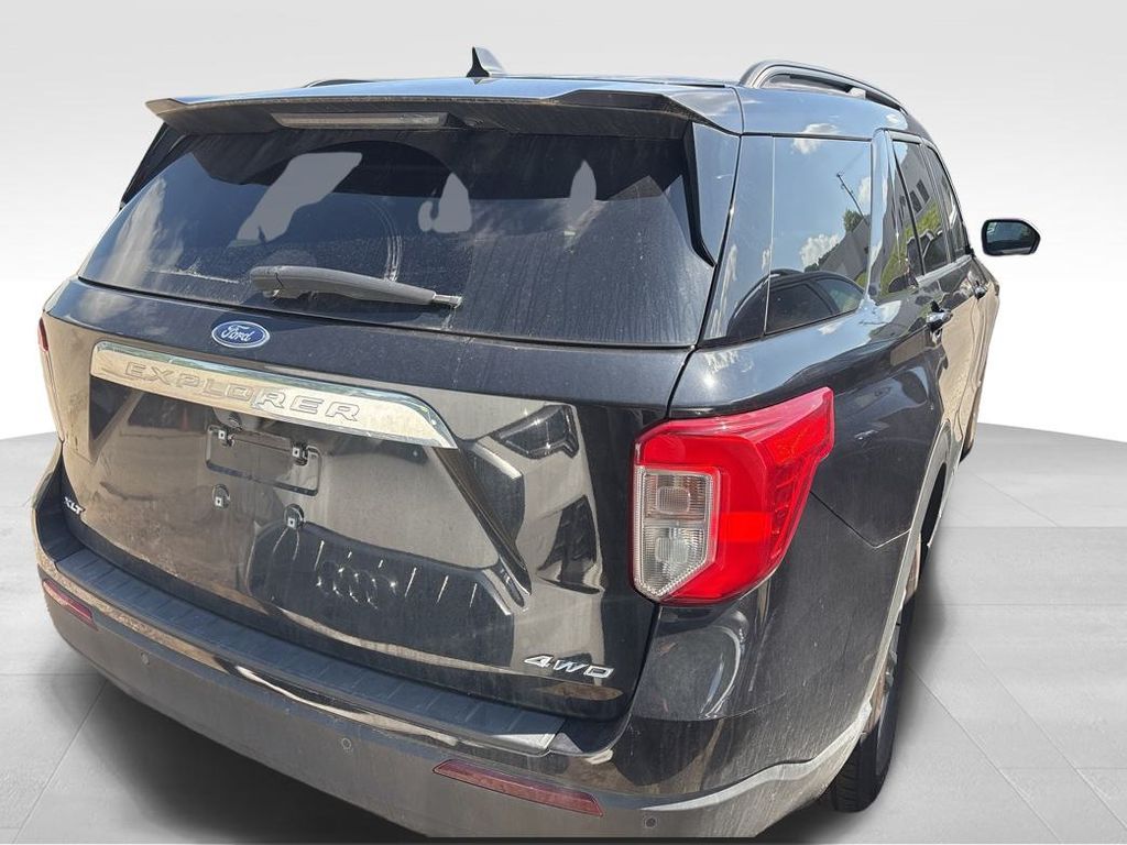 2021 Ford Explorer XLT photo 9