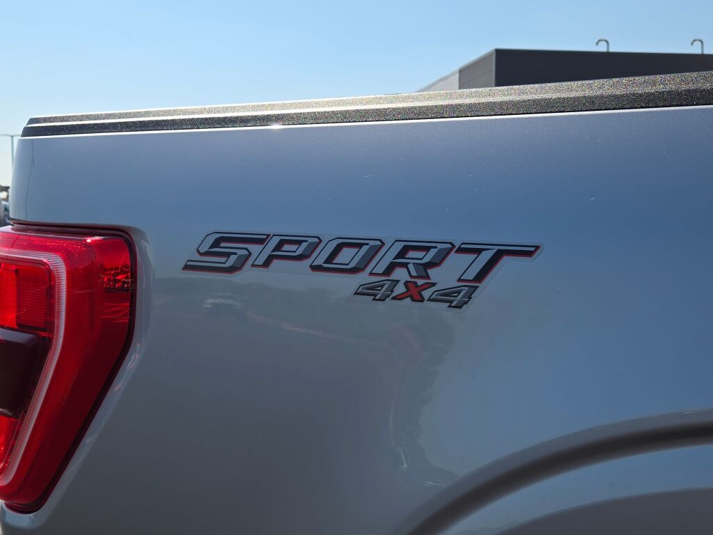 2023 Ford F-150 XLT photo 13