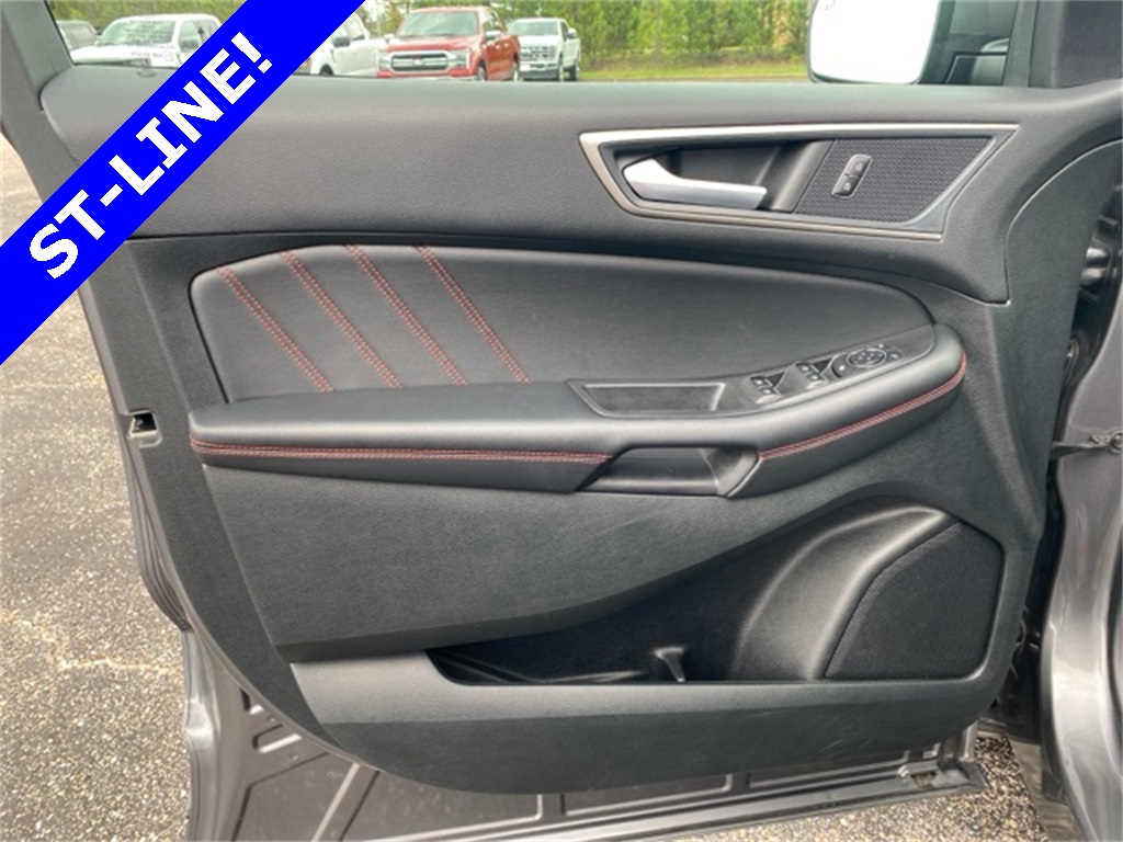 2024 Ford Edge ST photo 19