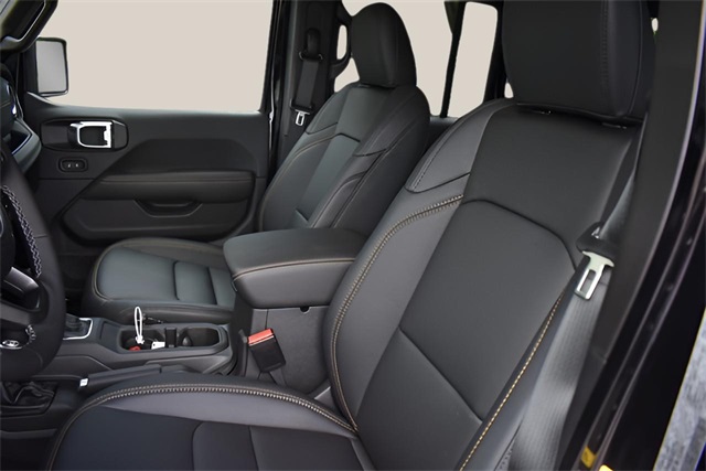 2025 Jeep Gladiator Sport photo 9