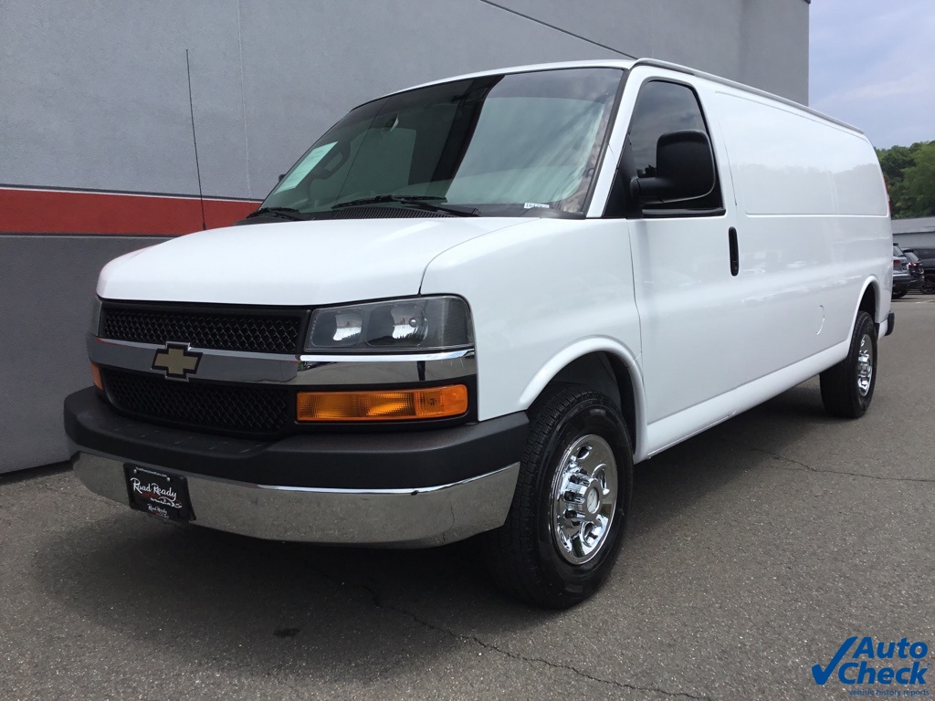 2017 Chevrolet Express 3500 Work Van photo 5