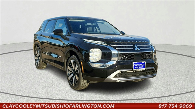 2025 Mitsubishi Outlander SE's photo