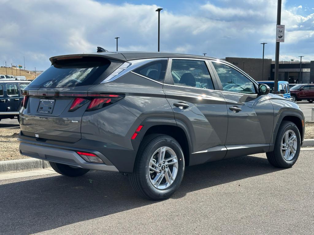 2025 Hyundai Tucson SE photo 4