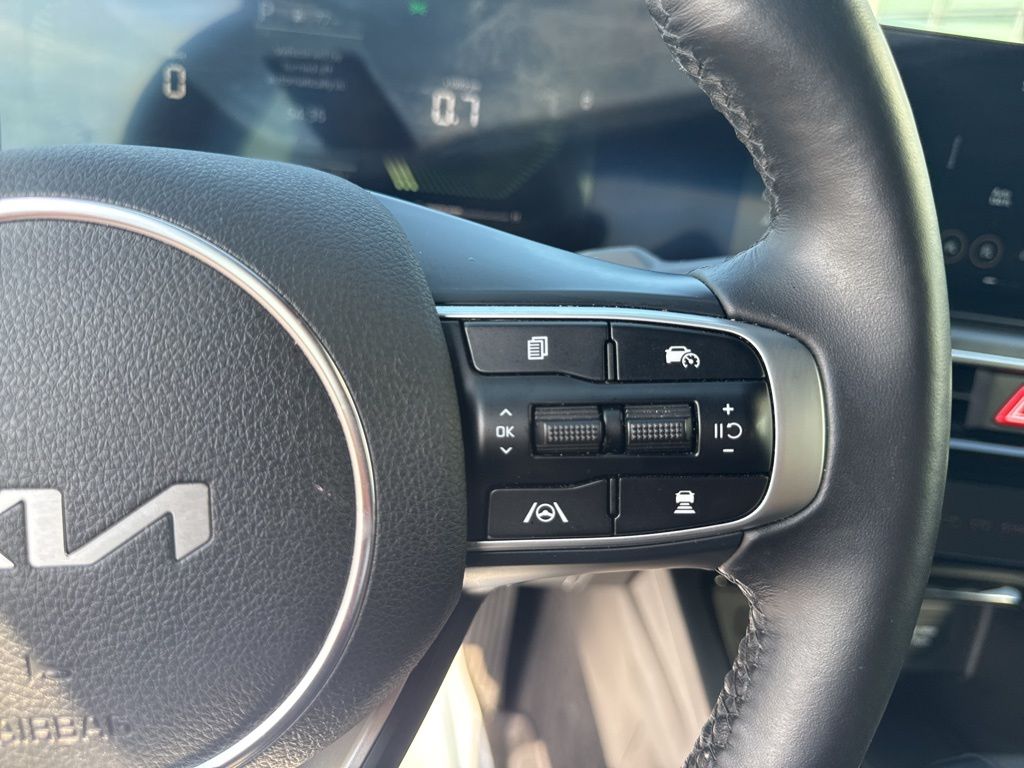 2025 Kia K5 GT-Line photo 15