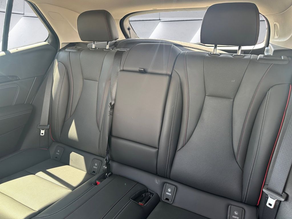 2023 Buick Envision Essence photo 14