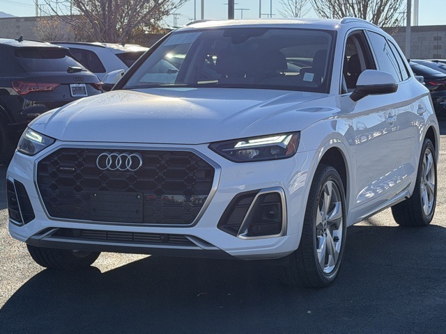 2022 Audi Q5 Premium Plus's photo