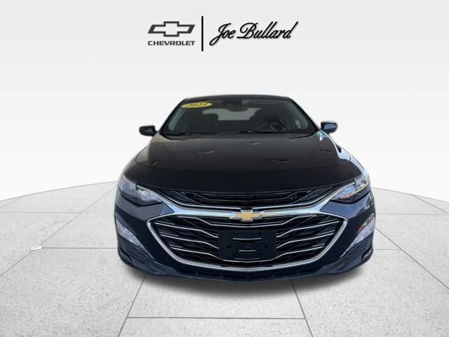2023 Chevrolet Malibu 1LT photo 2