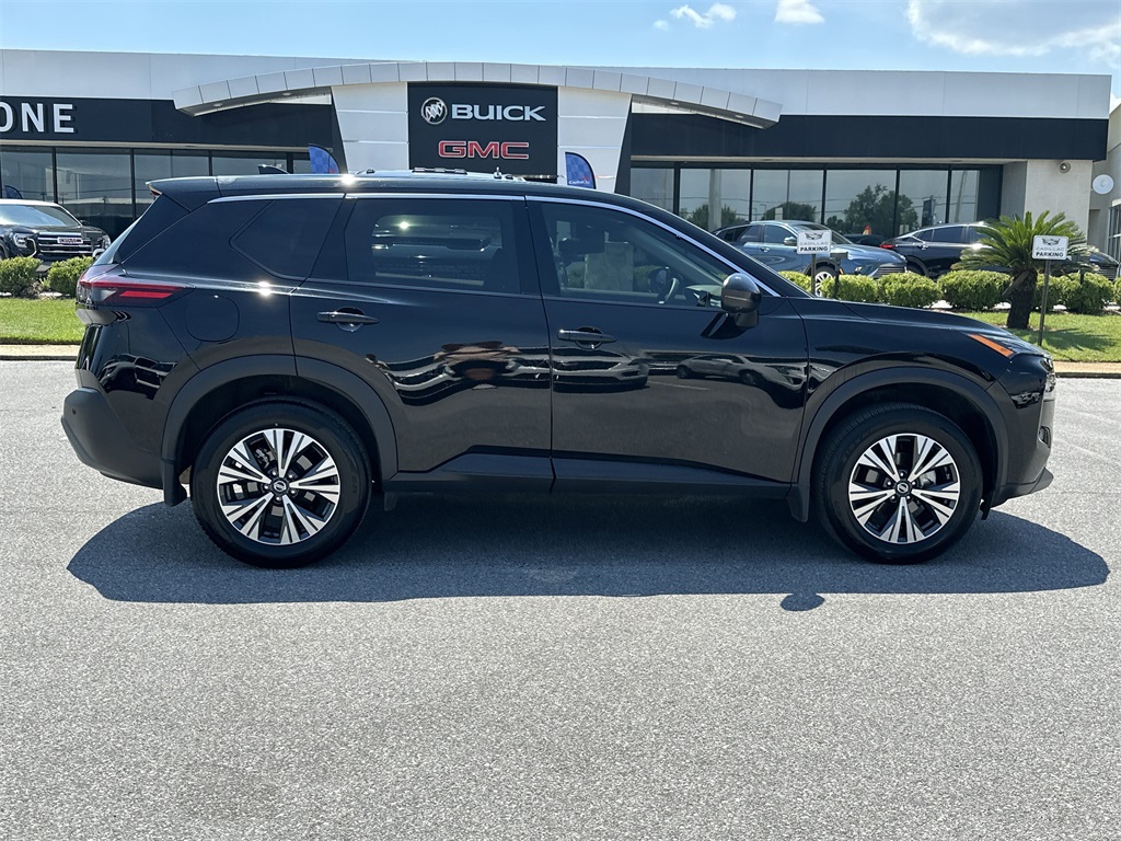 2021 Nissan Rogue SV photo 4