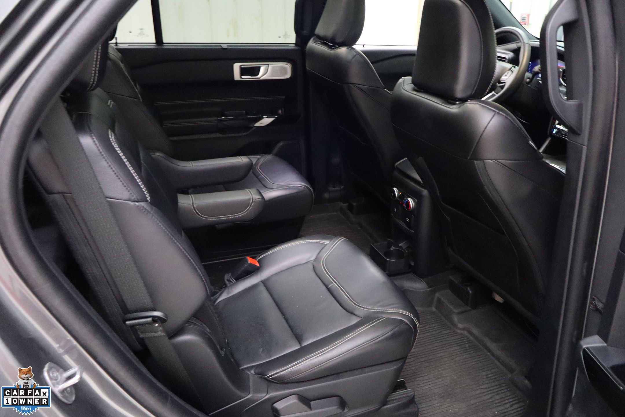 2023 Ford Explorer ST photo 28