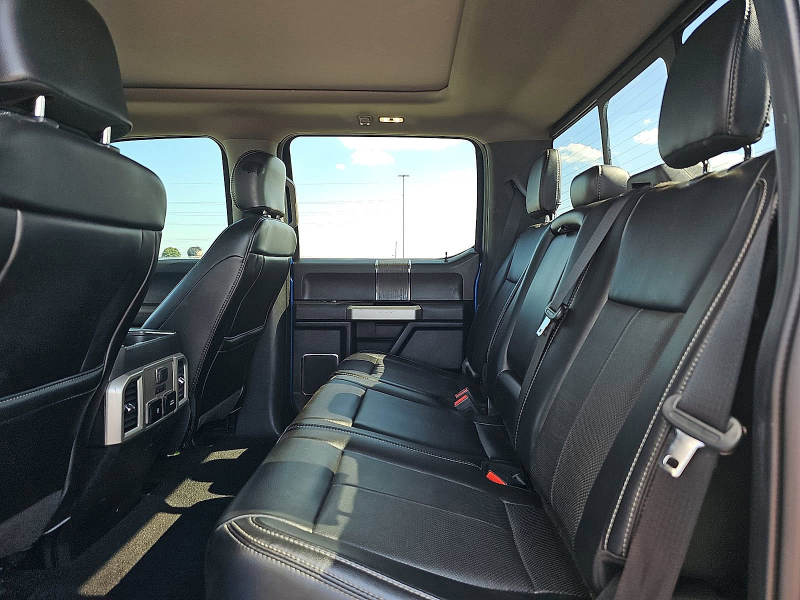 2020 Ford F-250 Lariat photo 6