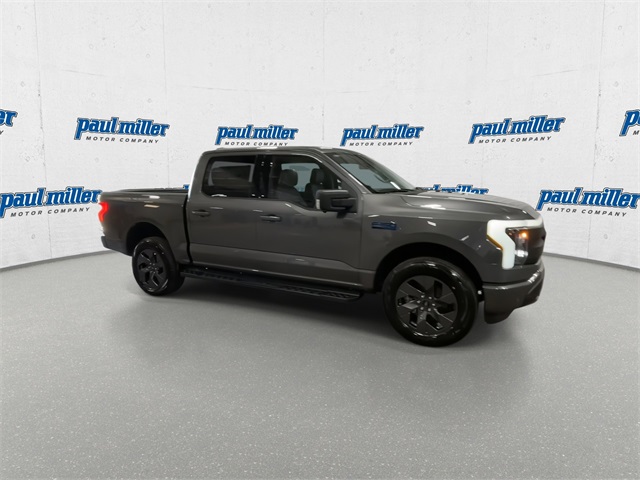 2025 Ford F-150 Lightning photo 10