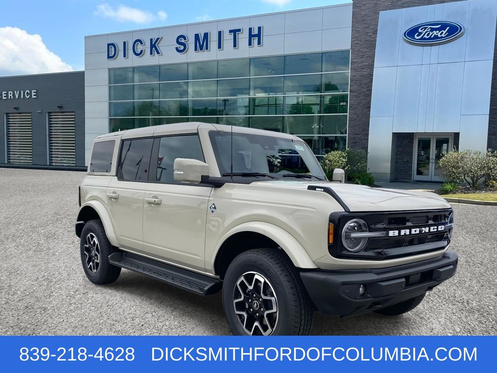 2025 Ford Bronco 4-Door Outer Banks's photo