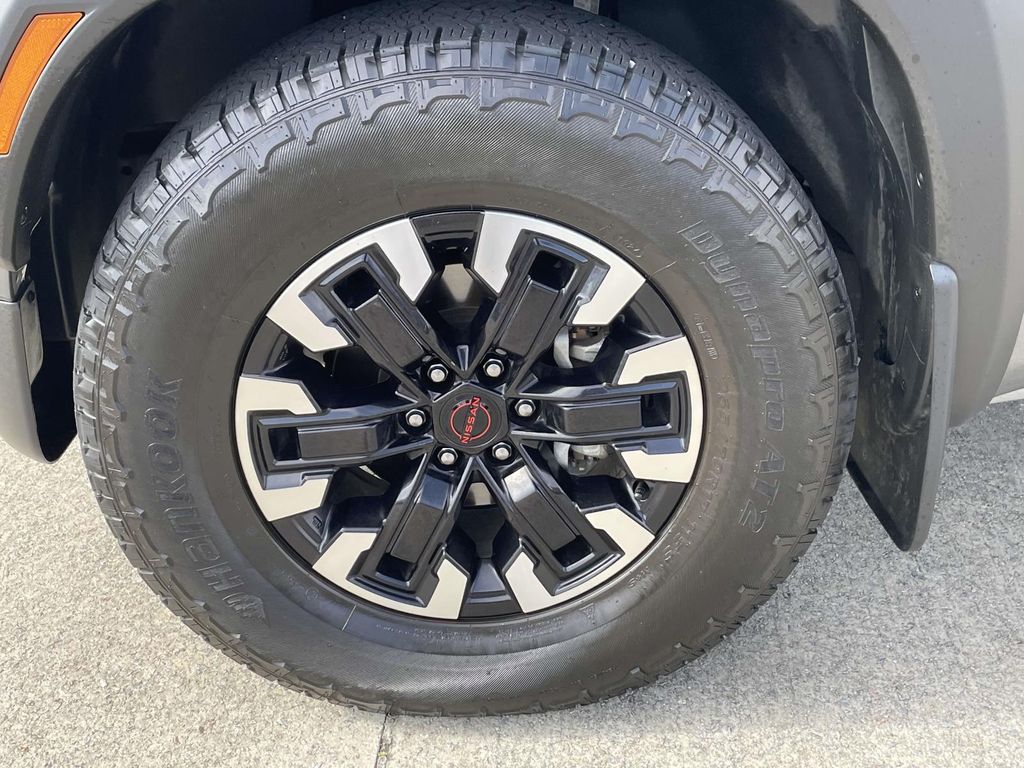 2024 Nissan Frontier PRO-X photo 7