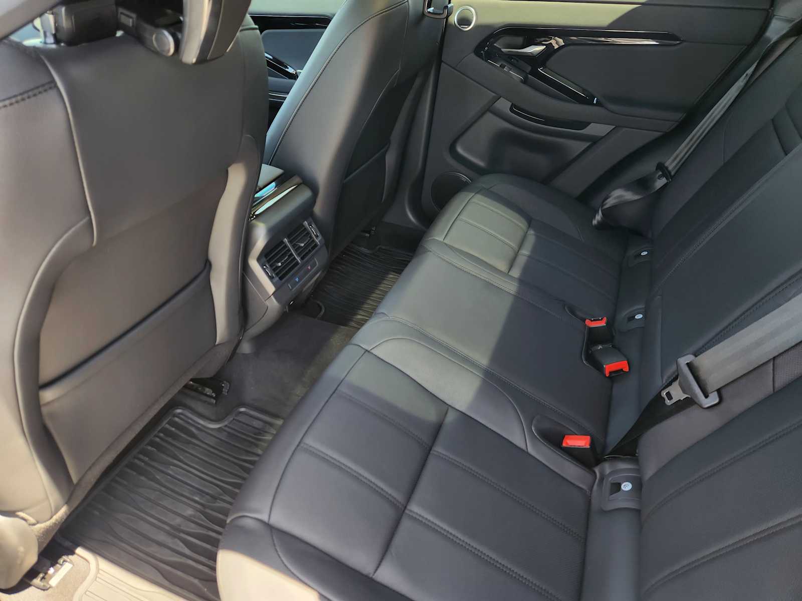 2026 Land Rover Range Rover Evoque Dynamic SE photo 23