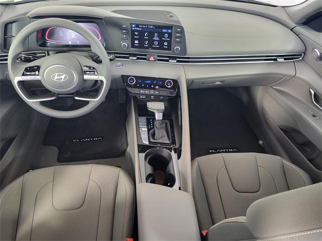 2025 Hyundai Elantra Hybrid Blue photo 22