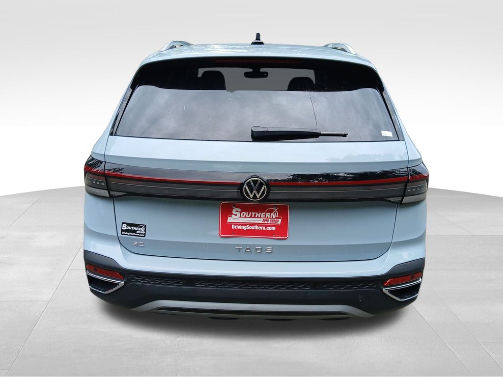 2025 Volkswagen Taos SE photo 3