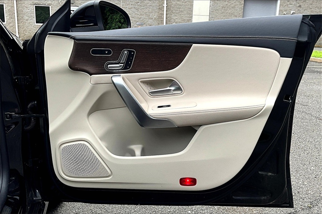 2023 Mercedes Benz CLA 250 4MATIC photo 19