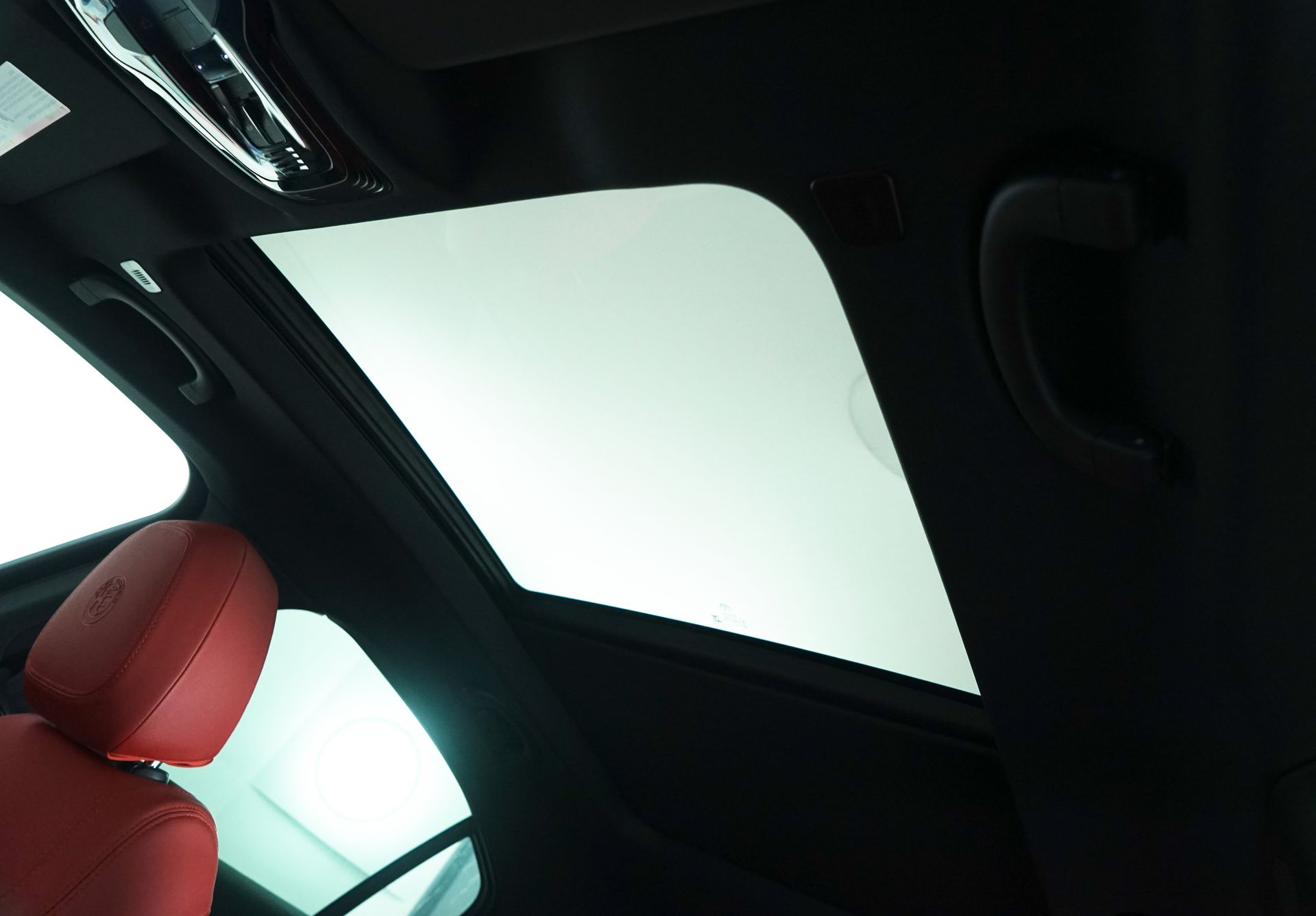 2024 Alfa Romeo Stelvio photo 30