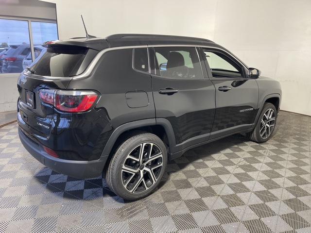 2025 Jeep Compass Limited photo 4