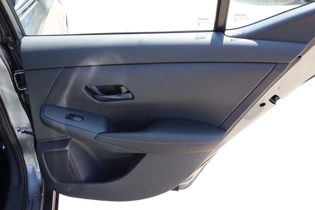 2025 Nissan Sentra SV photo 18