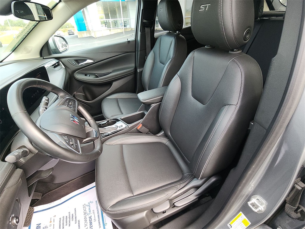 2024 Buick Encore GX Sport Touring photo 11