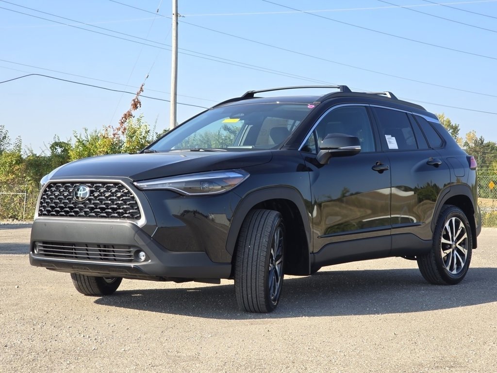 2025 Toyota Corolla Cross XLE photo 15