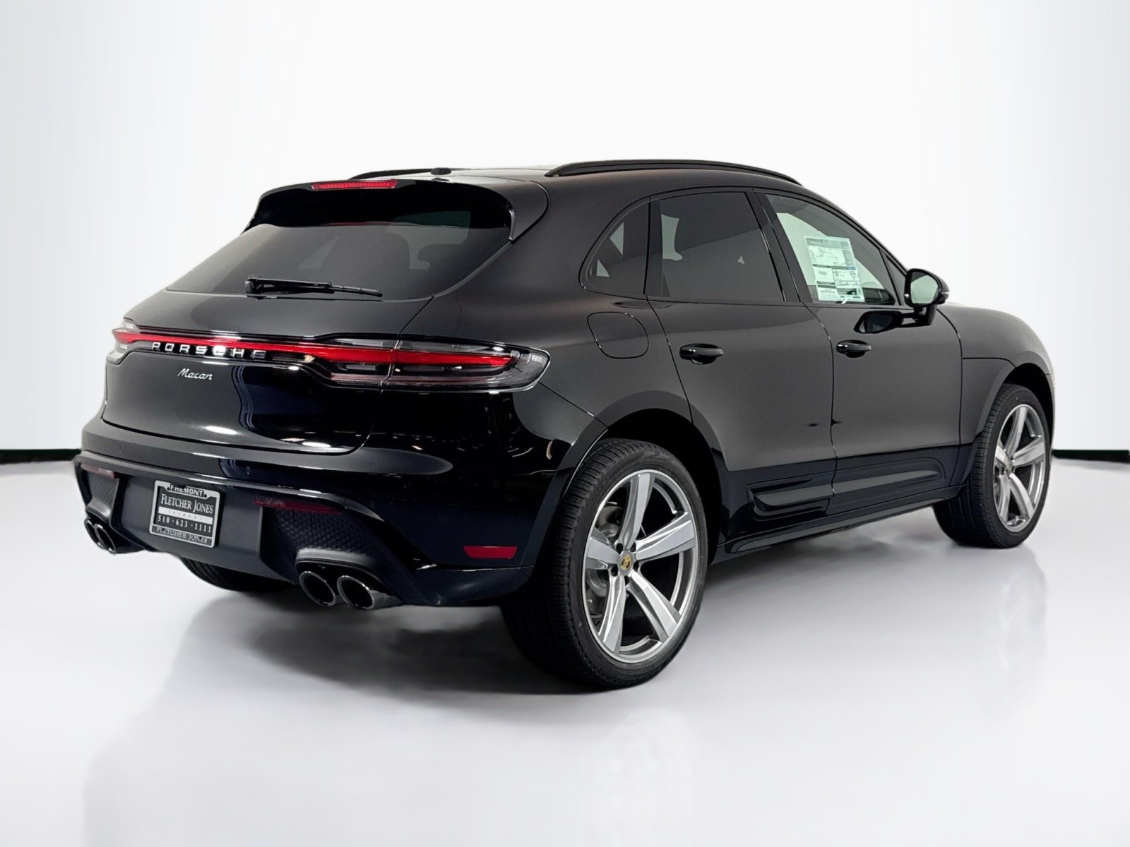 2025 Porsche Macan T photo 8