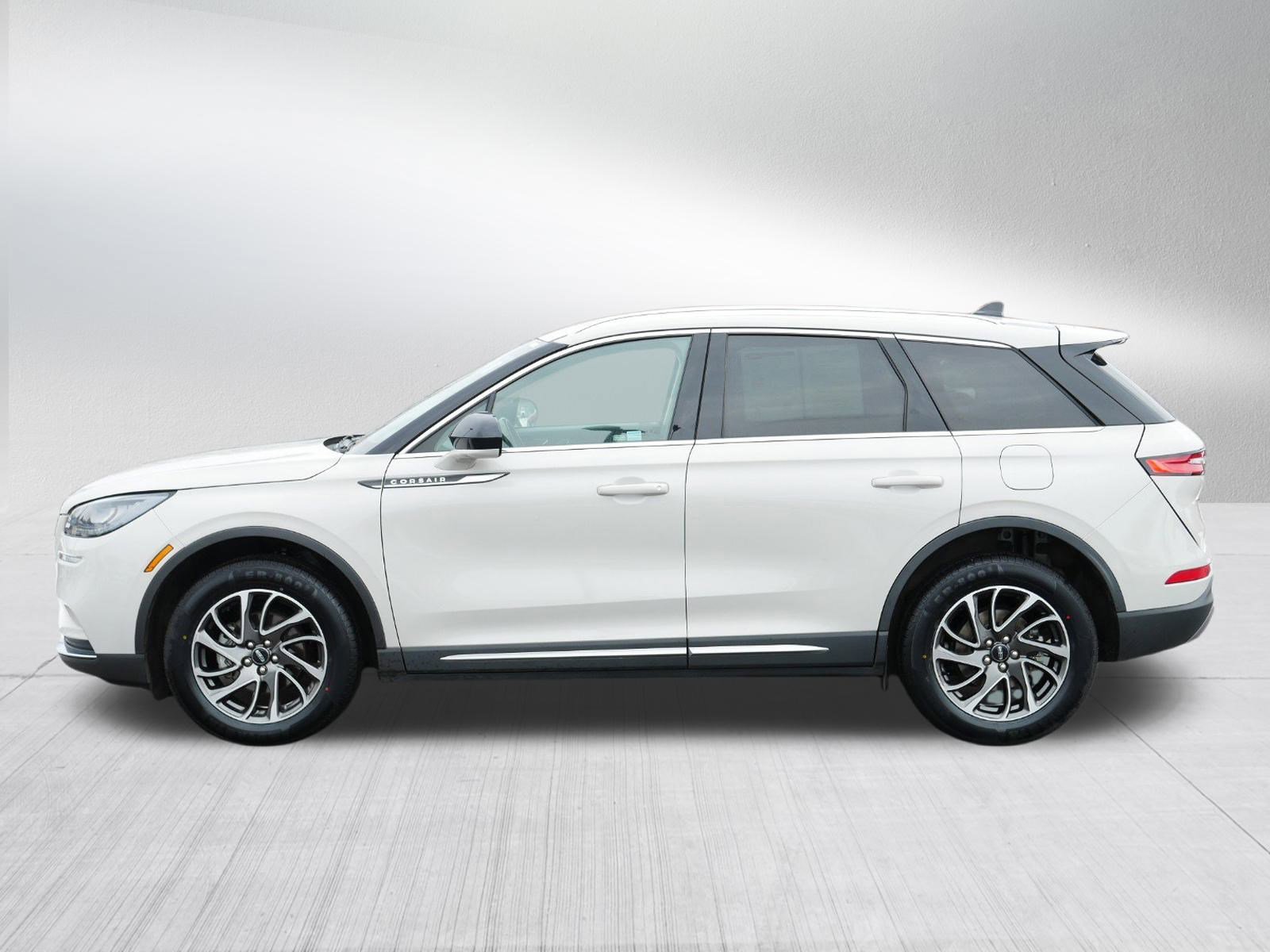 2020 Lincoln Corsair Standard photo 4
