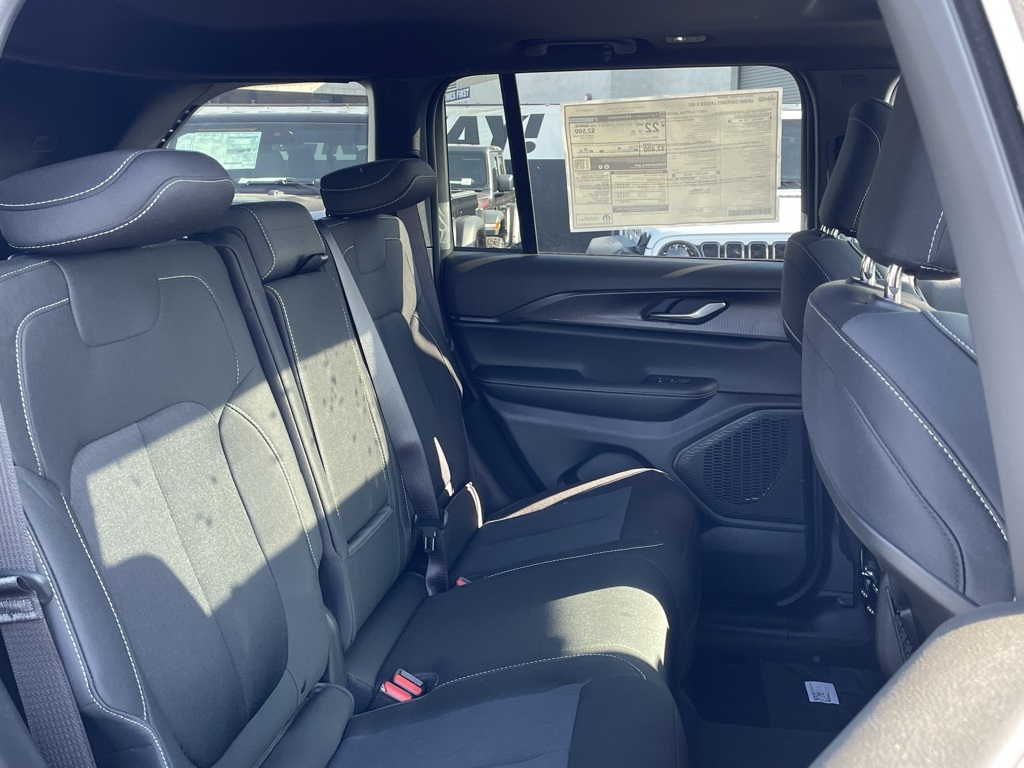 2025 Jeep Grand Cherokee Laredo X photo 20