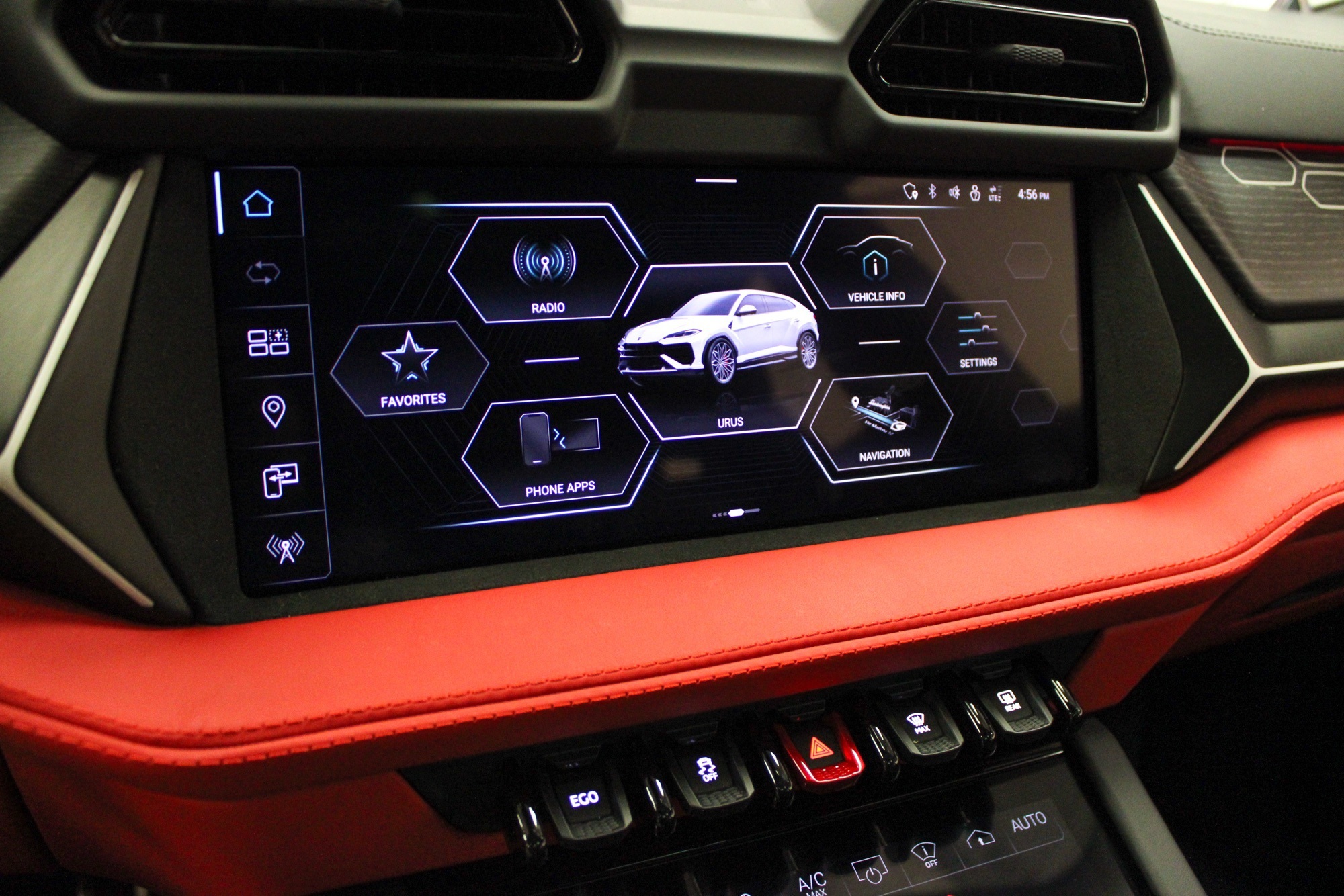 2025 Lamborghini Urus SE photo 24