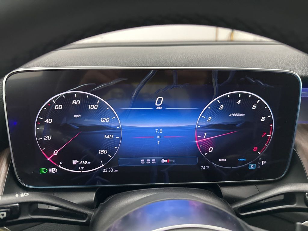 2025 Mercedes Benz GLC 300 photo 8