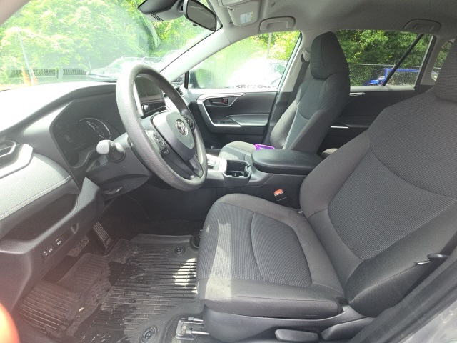 2024 Toyota RAV4 LE photo 12