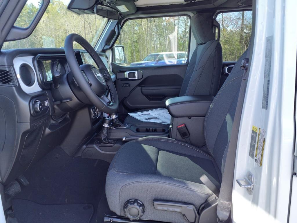 2025 Jeep Wrangler Sport S photo 3