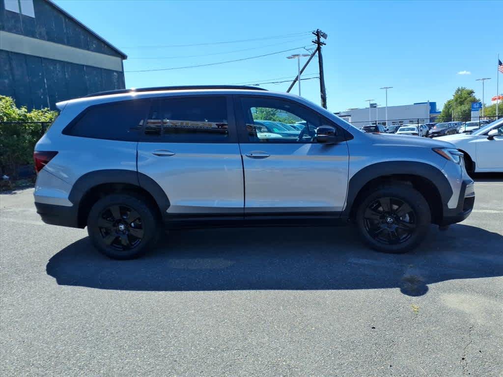 2022 Honda Pilot TrailSport photo 3